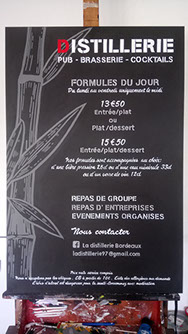 enseigne peinte à la main sur bois massif